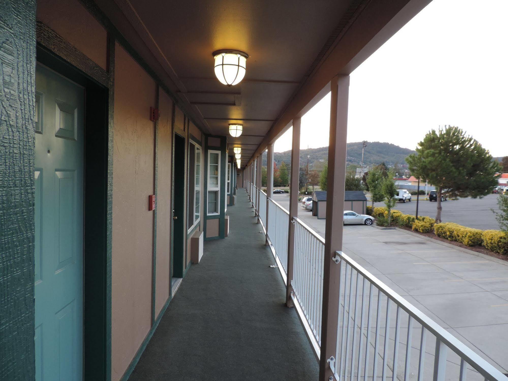 Sweet Breeze Inn Grants Pass Exterior photo