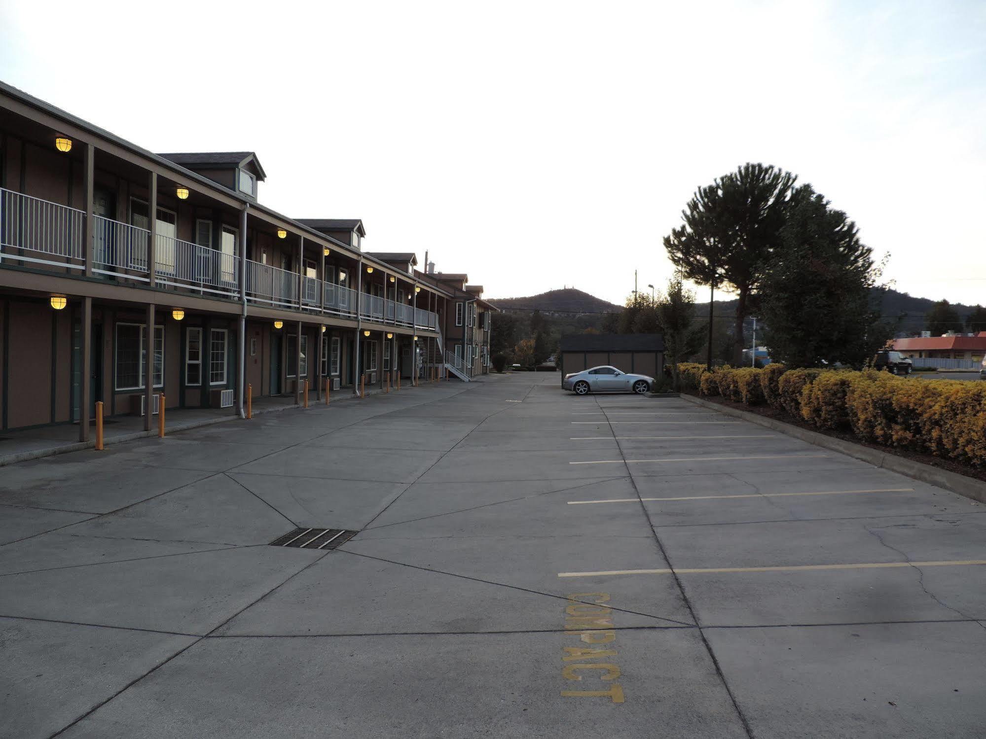 Sweet Breeze Inn Grants Pass Exterior photo